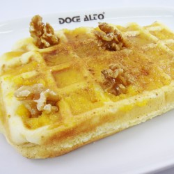 Waffle com Doce de Ovos,...