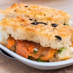 Focaccia de Salmão